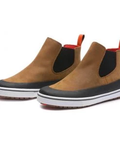 GRUNDENS Men's Freeboard Leather Chukka Boots